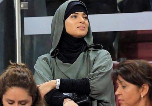 بالصور..شاهد لأول مرة زوجة اللاعب المغربي يونس بلهندة التي خطفت أنظار الصحافة التركية..ما شاء الله
