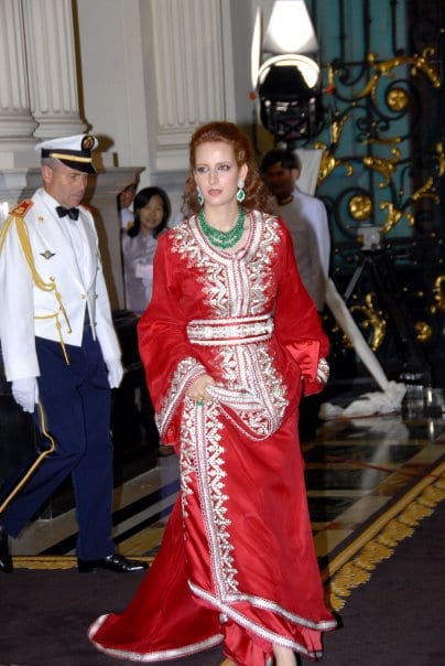أروع القفاطين المغربية المخزنية التي ارتدتها أميرات المغرب
