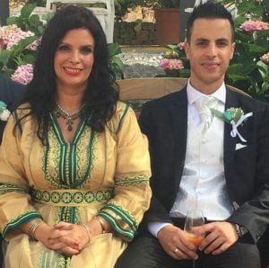 بالصور : الفنانة المغربية ماجدة اليحياوي رفقة بناتها في حفل زفاف شقيقها كيف جاتكم ؟؟