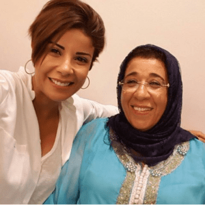 هكذا احتفلت العارضة المغربية ليلى الحديوي بهذه المناسبة السعيدة مع والدتها !!!
