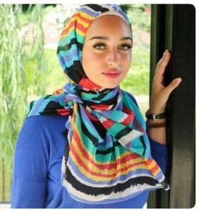 بالصور : كيف تحصلين على  إطلالة راقية باختيار لفات الحجاب المناسبة لموسم الصيف!!!