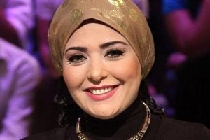 بالصور : نخبة من النجمات خلعن الحجاب للعودة إلى الأضواء والشهرة !!!