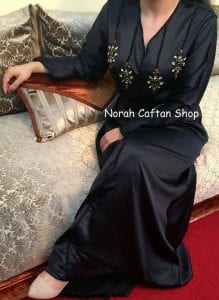 قفيطنات بثوب الساتان من Norah Caftan Shop