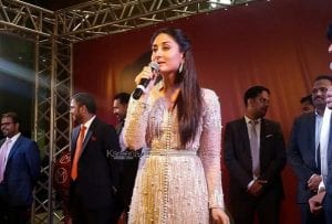 بالصور: الفنانة الهندية كارينا كابور تختار القفطان المغربي في إحدى إطلالاتها في البحرين!!!