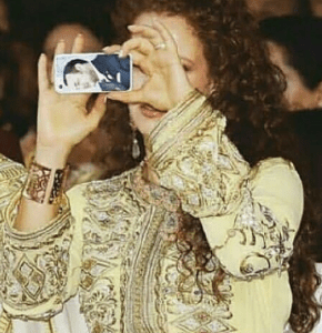 شاهدوا الصورة التي تضعها الأميرة لالة سلمى على هاتفها أثارت إعجاب الفيسبوكيين