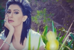 نجمات تزوجن بشباب أصغر منهن إحداهن بفارق 30 عاما...اخرهن سمية الخشاب بفارق 15 عاما نجمات تزوجن بشباب أصغر منهن إحداهن بفارق 30 عاما...اخرهن سمية الخشاب بفارق 15 عاما