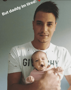 صور اللاعب المغربي مروان الشماخ رفقة زوجته البرازيلة ورضيعتهما تشعل مواقع التواصل