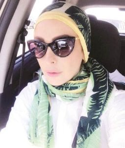 بالصور :الفنانة المعتزلة أمل حجازي تحذف صورها القديمة وتنشر صورا وهي ترتدي الحجاب!!
