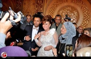 نجمات تزوجن بشباب أصغر منهن إحداهن بفارق 30 عاما...اخرهن سمية الخشاب بفارق 15 عاما نجمات تزوجن بشباب أصغر منهن إحداهن بفارق 30 عاما...اخرهن سمية الخشاب بفارق 15 عاما