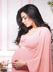 صور الفنانات العربيات اللواتي كن الأكثر جمالا وحظا في اختيار إطلالاتهن أثناء فترة الحمل