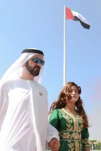 ابنة الشيخ محمد بن راشد حاكم دبي بالقفطان المغربي خلال الاحتفال باليوم الوطني للعلم الاماراتي
