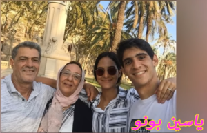 لاعبوا المنتخب المغربي رفقة أمهاتهم ... وراء كل لاعب كبير امراة لاعبوا المنتخب المغربي رفقة أمهاتهم ... وراء كل لاعب كبير امراة