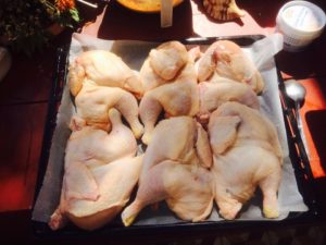 الدجاج ديال المناسبات بالشعرية الصينية والموطارد والصلصة الحارة
