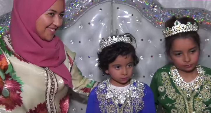 بالفيديوأسرة الطفلة غزل تحتفل بعودتها بعد غياب 10 ايام