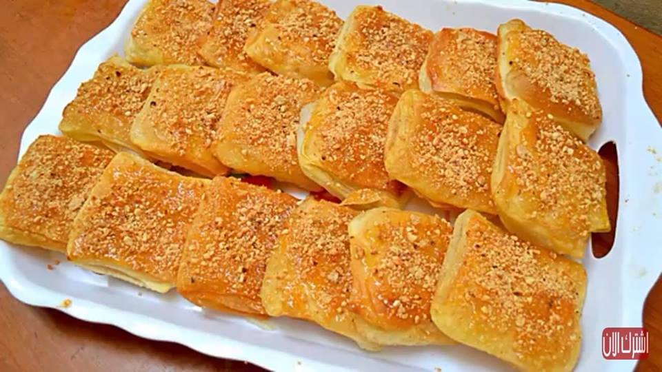 رغيفات العيد تحفة مورقين بملعقة زبدة واحدة فقط دون تعب خفاف او مقرمشين