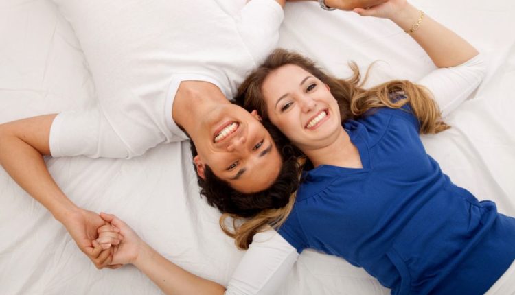 15 جملة رومنسية تجعل الزوج سعيدا وراضيا عنك دائما
