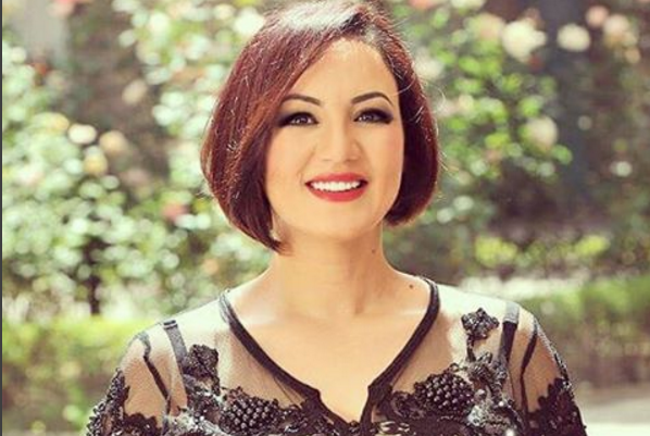 الممثلة سناء عكرود تخطف الأنظار في أحدث ظهور لها بدون مكياج