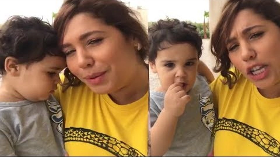 من داخل مزرعتها هدى سعد رفقة ابنها و هي تلاعبه في فيديو طريف