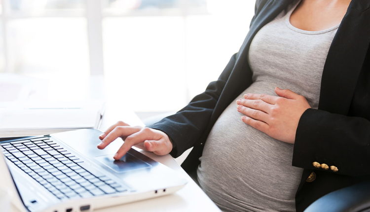 5 علامات اذا ظهرت عليك خلال الحمل توقفي فورا عن الذهاب الى العمل