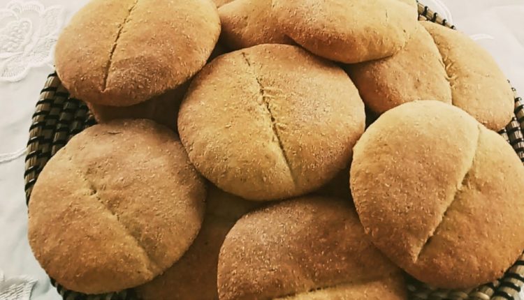 خبز "البواطة" ديال الدار بدون دلك أو مجهود و النتيجة و لا أرووووع