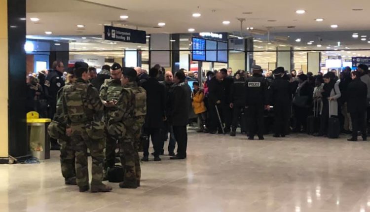 حذاء مغربية يثير الرعب في مطار أورلي بباريس ويؤخر إقلاع طائرة 3 ساعات